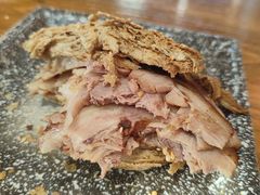 -老天桥酱肉烧饼夹肘子(天桥店)