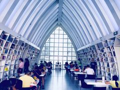 -钟书阁(松江泰晤士小镇店)