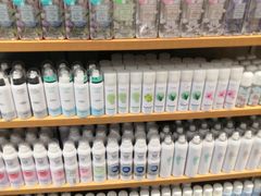 -名创优品(中原万达2F店)