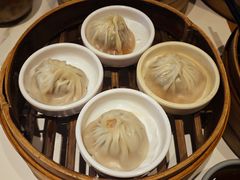 黑松露鲜肉小笼-馋三尺蟹粉小笼(人民广场店)