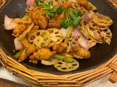 香锅牛蛙-東城故事·尋找姆媽的味道(玉兰路店)