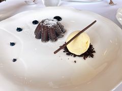 巧克力蛋糕香草冰淇淋-Jean Georges