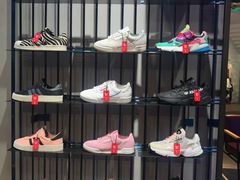 -阿迪达斯(武林银泰三叶草店)