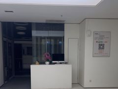 -卡罗酒店(东门晒布地铁站店)