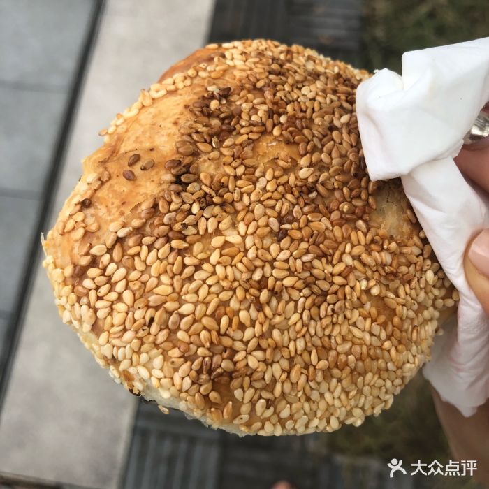 朱记小郑酥烧饼(老门东店)黑芝麻烧饼图片