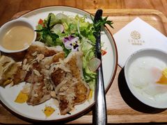 香煎龙利鱼沙拉-POKEE VIA&Brunch·维娅(重庆来福士店)