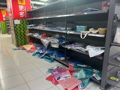 -家乐福(四元桥购物中心店)