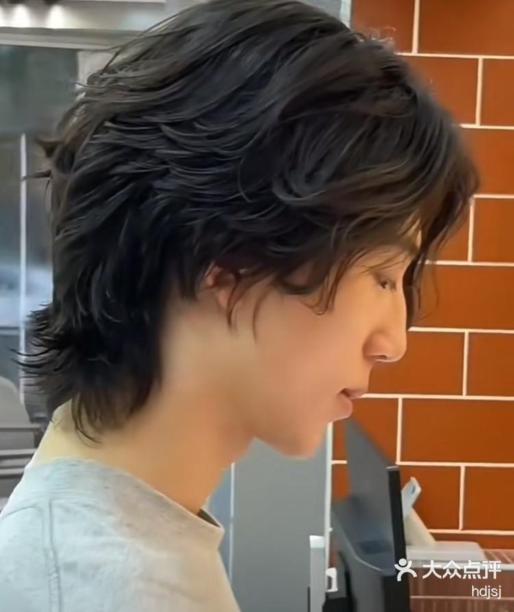 hdjsj 9月20日 21:53 关注 北京童辉 中性风日系酷酷发型狼尾鳗鱼头