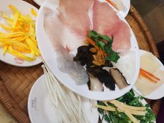 -桥香园云南过桥米线(金马碧鸡店)