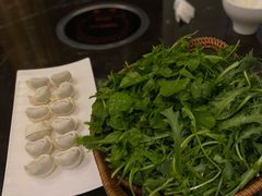 蔬菜拼盘-金陵饭店 56F 家·海鲜火锅餐厅