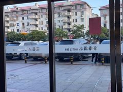 -豪泰168酒店(无锡上马墩靖海地铁站店)