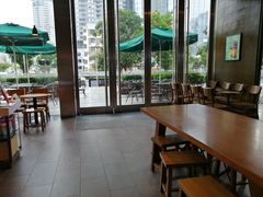 靠窗位-星巴克(深圳世界金融中心店)