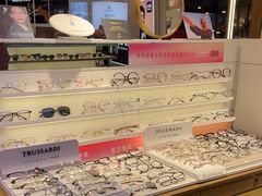 -爱视眸Eyeblling眼镜·依视路·蔡司镜片折扣店(百联南方商城购物中心)
