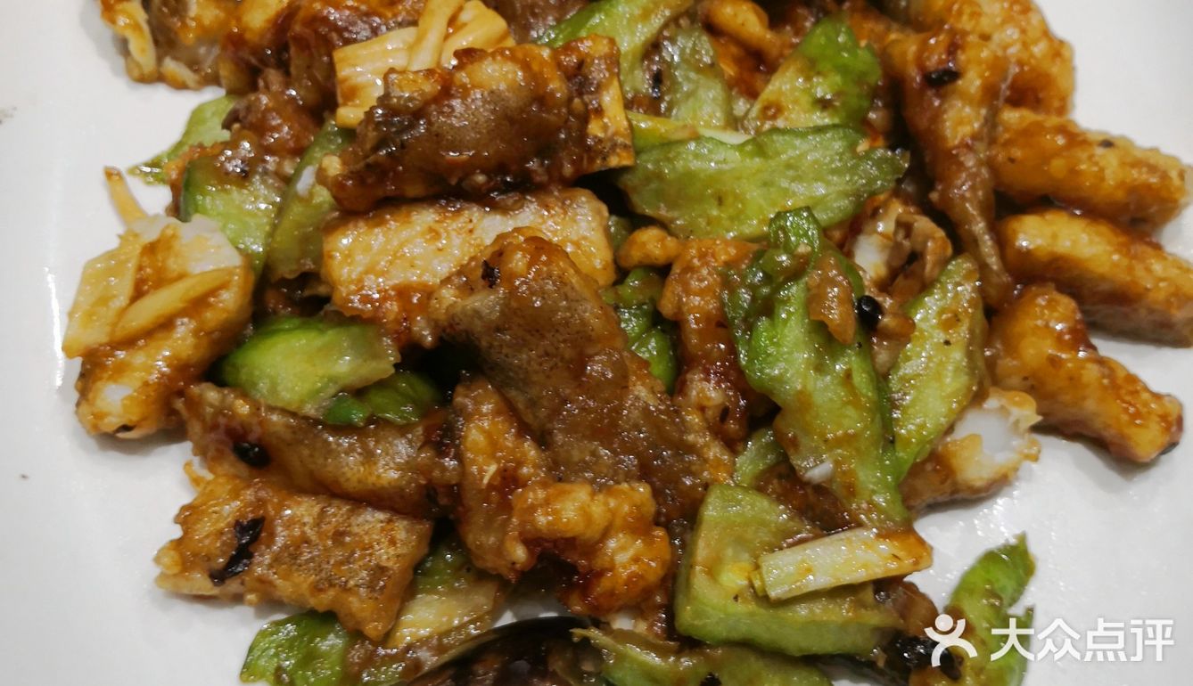 结果出品有惊喜。烧鹅皮脆肉香。阿拉斯加长脚蟹口味略淡