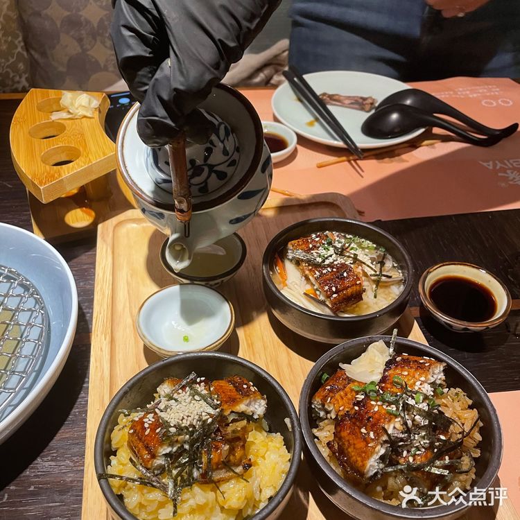 来福士的山葵家精致料理寿司吧！