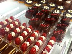 -UNI UNI(环亚凯瑟琳店)