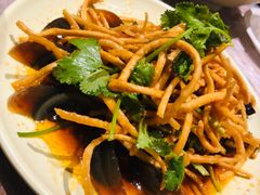 -巴厘龙虾·榜首油焖大虾(音乐学院·沿江酒馆店)