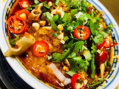 -沪小二炭火蛙锅(淮海中路美食不夜城店)