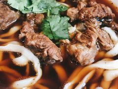 牛肉面-清真吴记门钉肉饼·喜多利