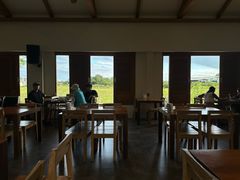 -Chom Cafe and Restaurant