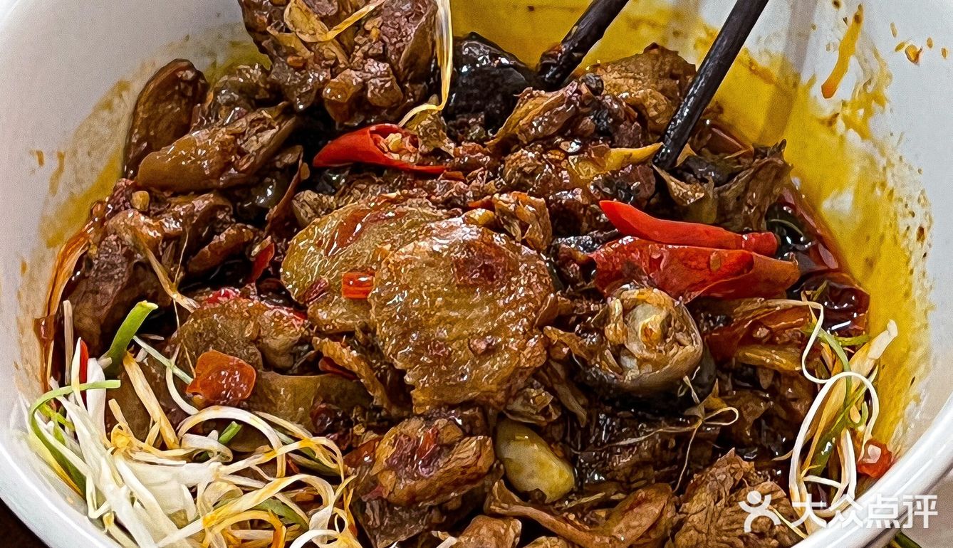 辣哭我[笑哭]重庆坠辣的鬼椒鸡🐔确实有点费饭🔥