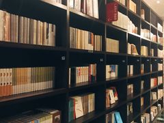 -钟书阁(松江泰晤士小镇店)