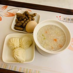 -莉泽月子中心(凯旋江景店)