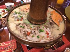 东北汆锅-那家老院子东北菜·饺子·小鸡炖蘑菇(艳华街店)