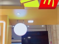 门面-麦当劳(新世纪环球中心店)