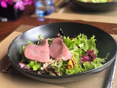 黑胡椒牛肉水果蔬菜沙拉-YUE·6·西式融合餐厅(外滩六号店)