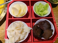 朝气勃勃素菜拼盘-受气牛肉·重庆耙牛肉(来福士店)