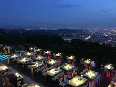 -草山夜未眠景观餐厅