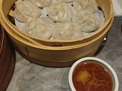 -莱莱小笼·乔艾