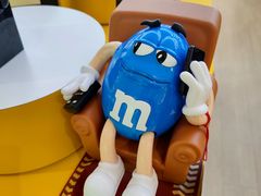 -m豆巧克力世界(上海世茂广场店)