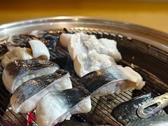 -围炉肉舍•炭烤活鳗•丹东海鲜烤肉(步行街店)