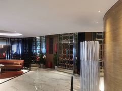 -上海滴水湖皇冠假日酒店