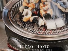 招牌活烤鳗鱼-围炉肉舍•炭烤活鳗•丹东海鲜烤肉(步行街店)