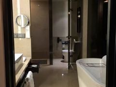 -三亚湾海居铂尔曼度假酒店