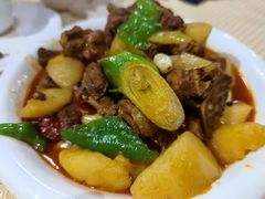 巴扎76号大盘鸡-巴扎美食·新疆菜·西域歌舞表演餐厅(新疆大厦店)