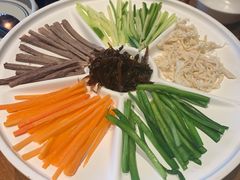 -云海肴·汽锅鸡·云南菜(天山百盛优客店)