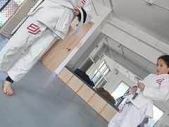 -EFL巴西柔术·综合格斗·泰拳·少儿体能训练(虹桥德必馆)