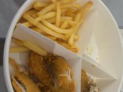-麦当劳(上海虹桥站30B检票口楼上)