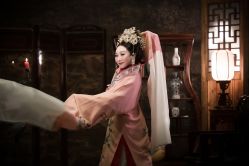 -九月鹰飞汉服摄影工作室