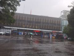 -越秀山游泳场
