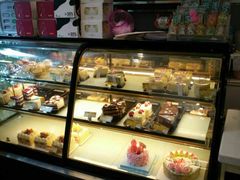 面包甜点陈列柜-吉美诺烘焙(公园北路店)