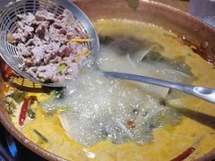 -洱火云南酸菜牛肉火锅(石景山当代商城店)