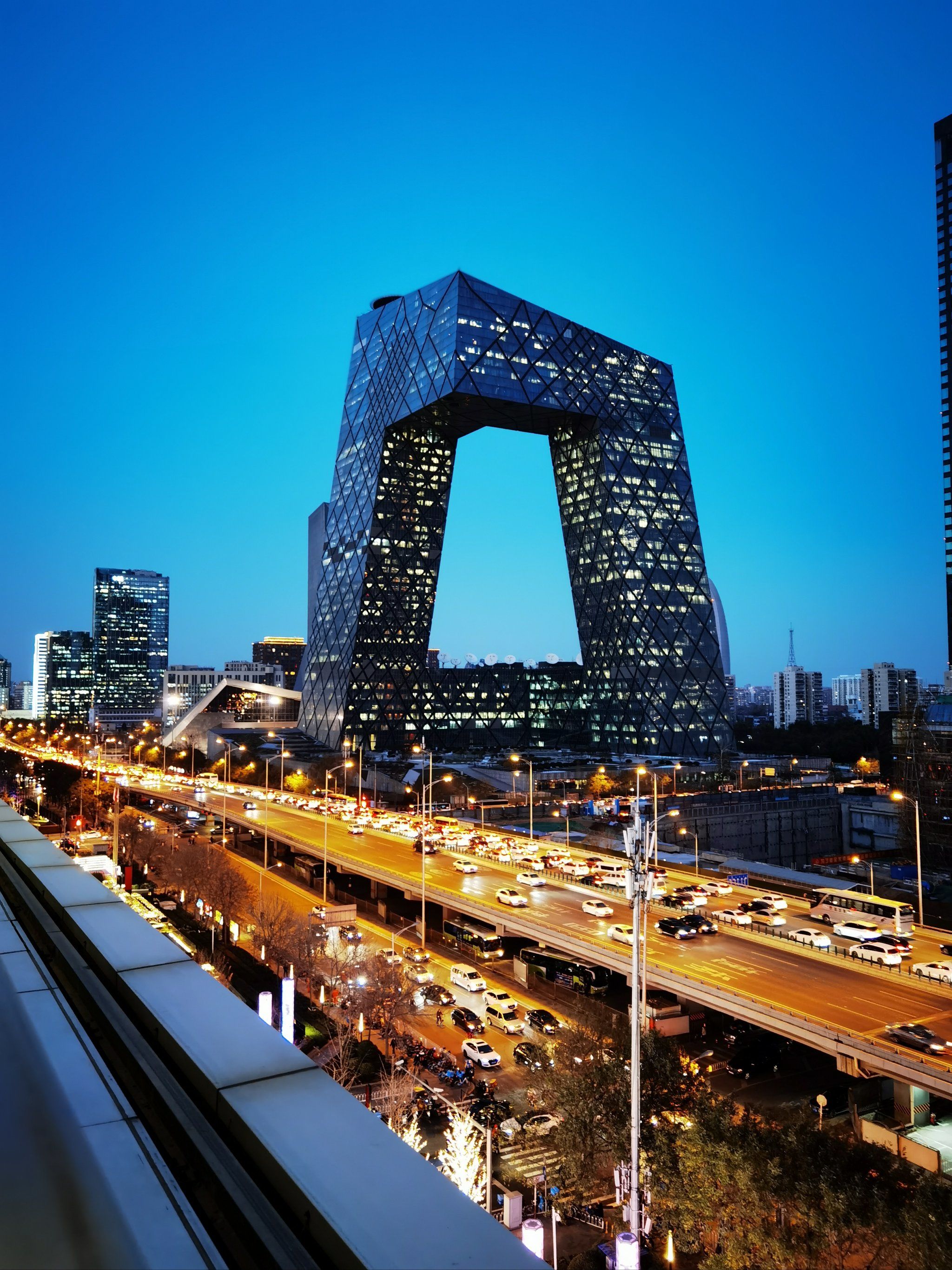 0元玩转这座城 站在国贸的高层建筑上,可以俯瞰整个北京的城市天际