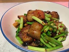 腊肉炒蒜苗-双子楼大酒店(城开国际写字楼店)