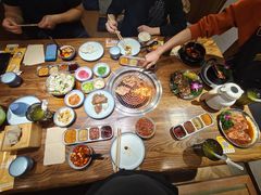 -明洞阿姨·韩式酱蟹烤肉·创意料理(三元桥店)