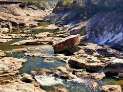 -燕子河大峡谷天坑仙境